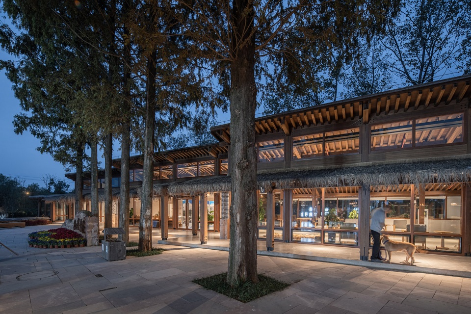 Public space regeneration at the entrance of Lixiang Village by ATA