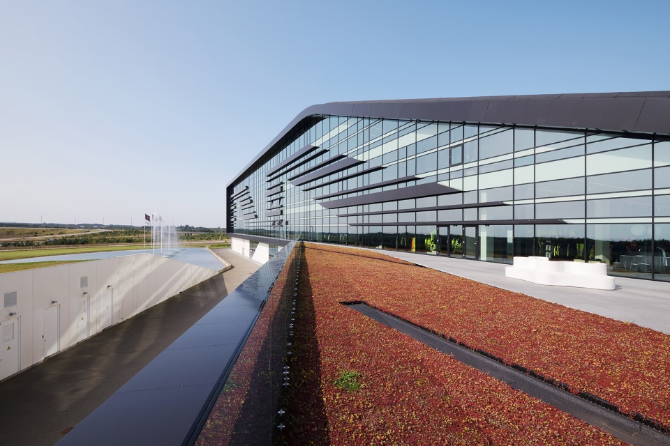 new headquarters and logistics centre for mascot international by cf moller architects