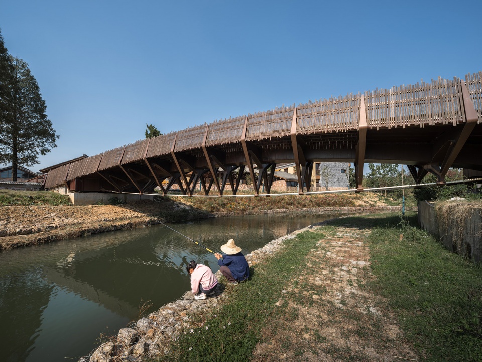 Public space regeneration at the entrance of Lixiang Village by ATA