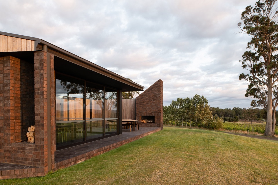 Stoney Rise Wine Cumulus Studio