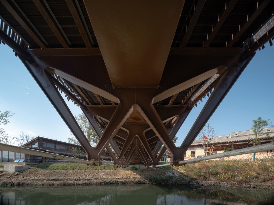 Public space regeneration at the entrance of Lixiang Village by ATA