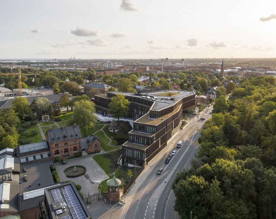 carlsberg central office by cf moller architects