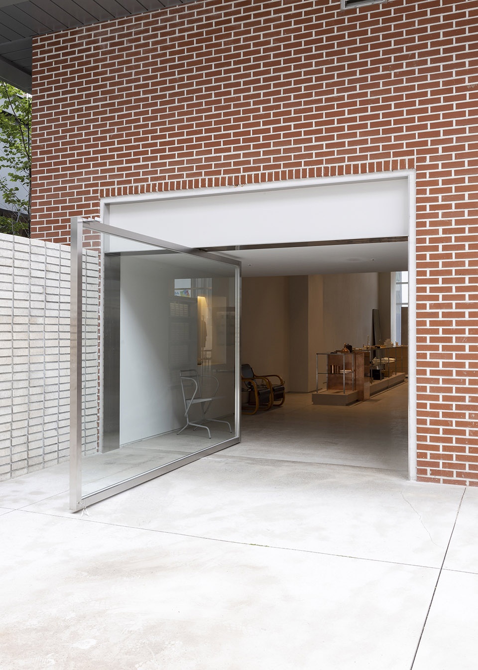 monoha shop cafe and gallery by creative studio unravel