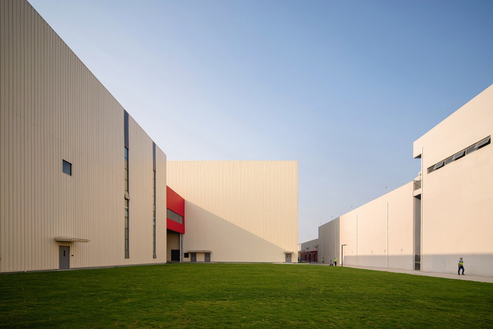 Vitasoy Food and Beverage Production Center ZZT Industrial Buildings