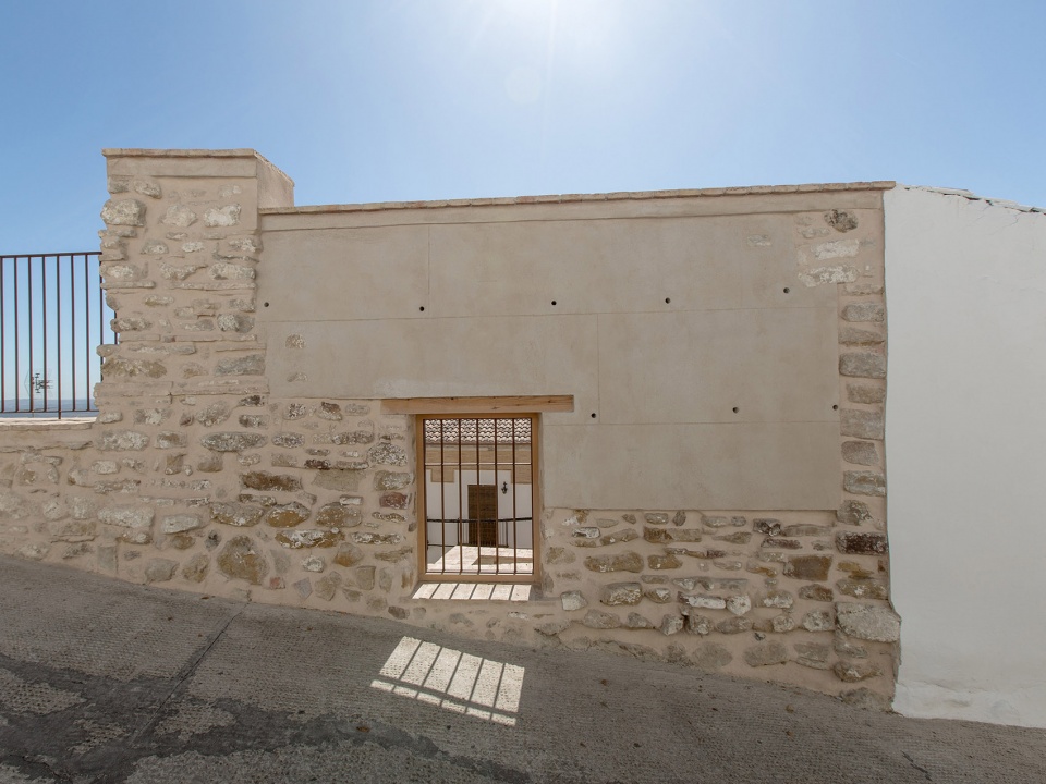 Interpretation Space of the Alazar Wall of Arjona Mensulae