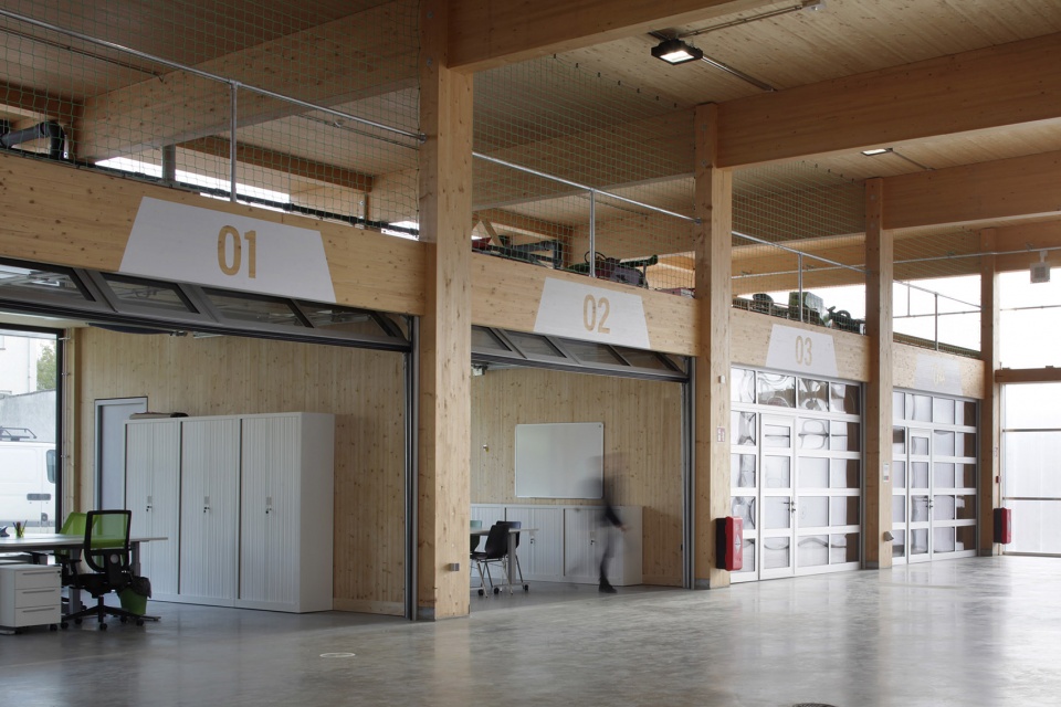 Youth community center 2001