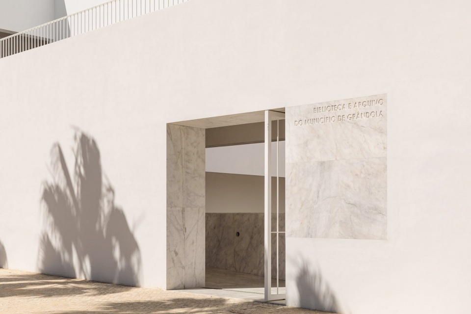 grandolas library and municipal archive portugal matos gameiro arquitectos pedro domingos arquitectos