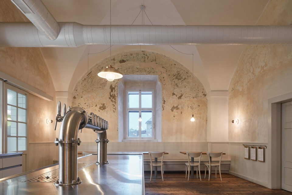 three roses baroque restaurant prague by adr