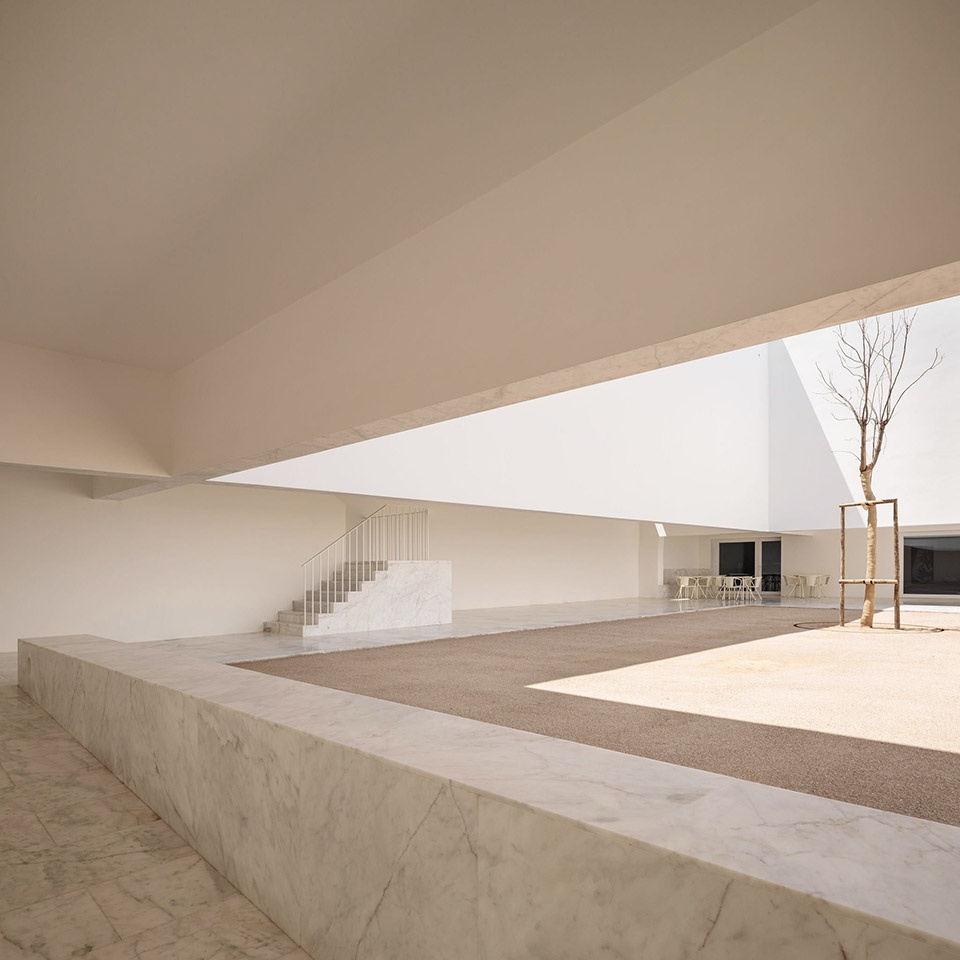 grandolas library and municipal archive portugal matos gameiro arquitectos pedro domingos arquitectos