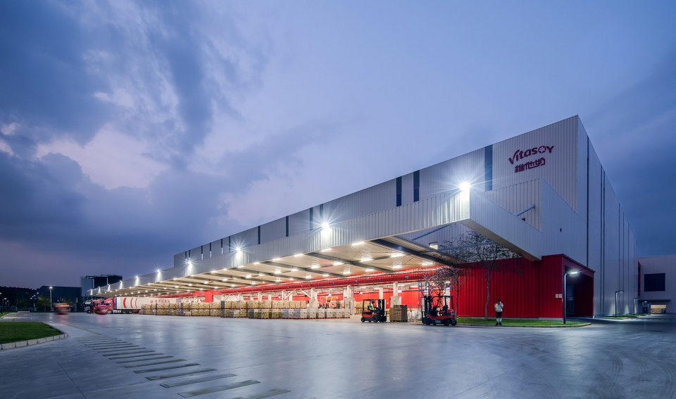 ▼宽敞的装卸区,large loading area schranimage