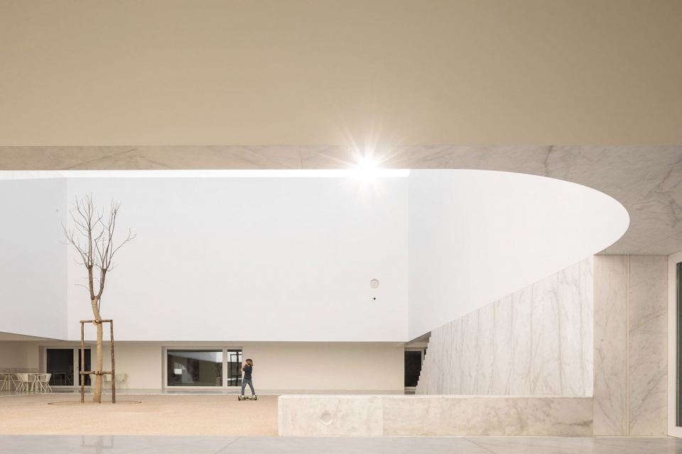 grandolas library and municipal archive portugal matos gameiro arquitectos pedro domingos arquitectos