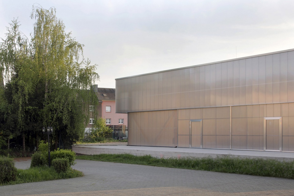Youth community center 2001