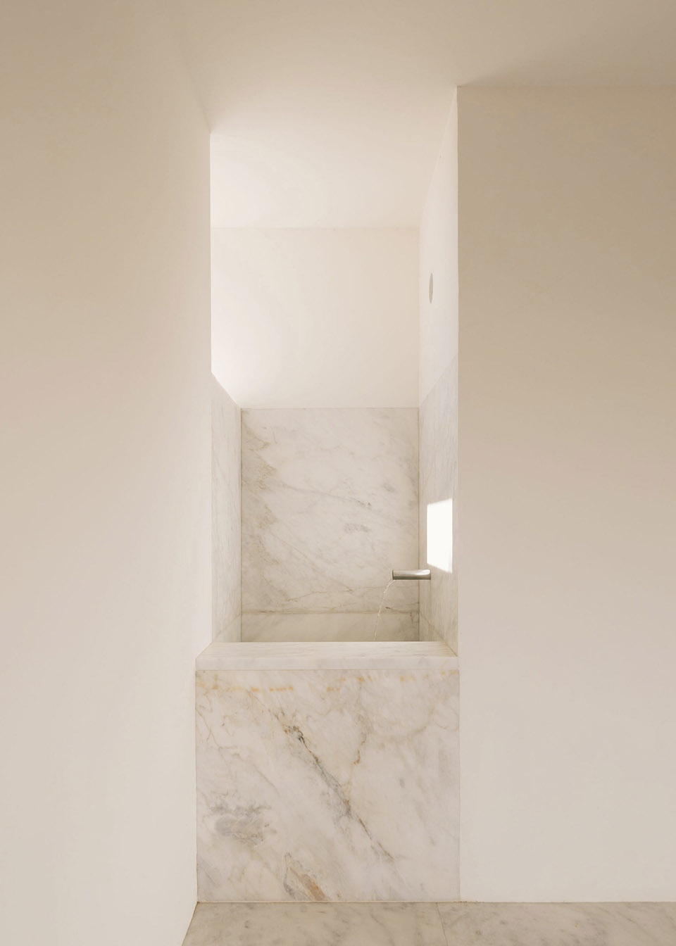 grandolas library and municipal archive portugal matos gameiro arquitectos pedro domingos arquitectos