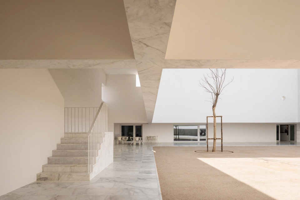 grandolas library and municipal archive portugal matos gameiro arquitectos pedro domingos arquitectos
