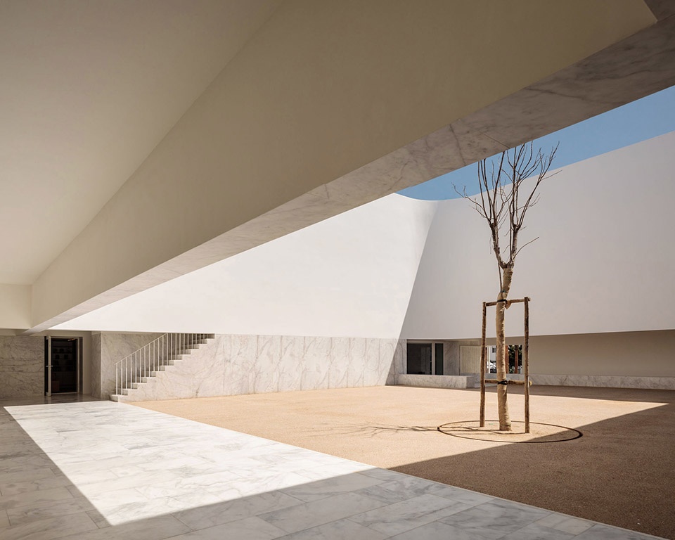 grandolas library and municipal archive portugal matos gameiro arquitectos pedro domingos arquitectos