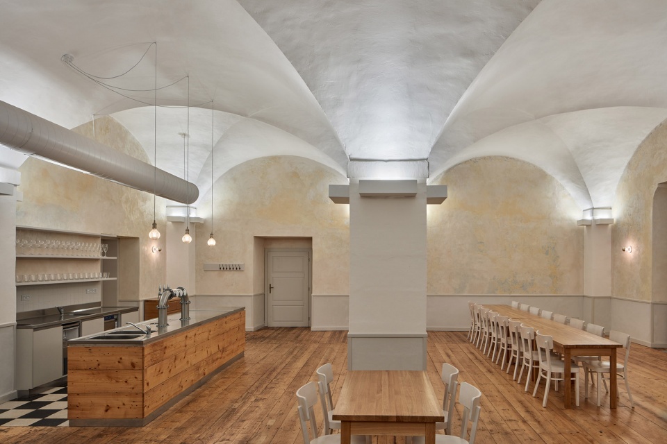 three roses baroque restaurant prague by adr