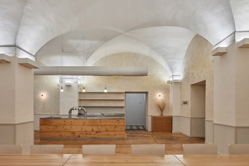 three roses baroque restaurant prague by adr