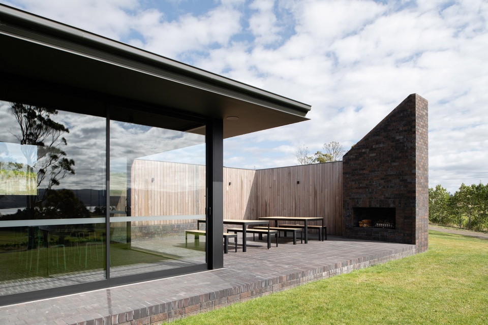 Stoney Rise Wine Cumulus Studio