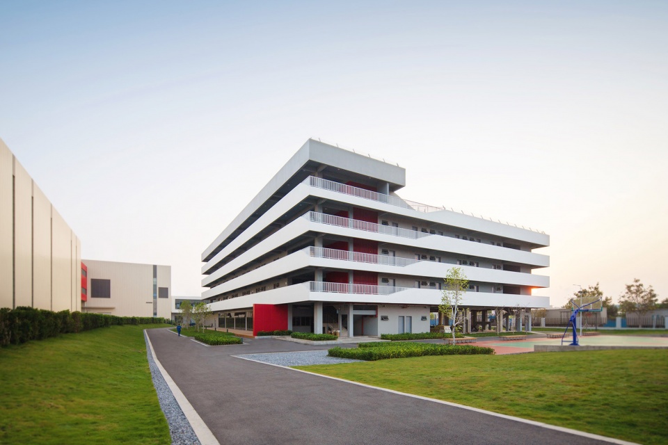 Vitasoy Food and Beverage Production Center ZZT Industrial Buildings