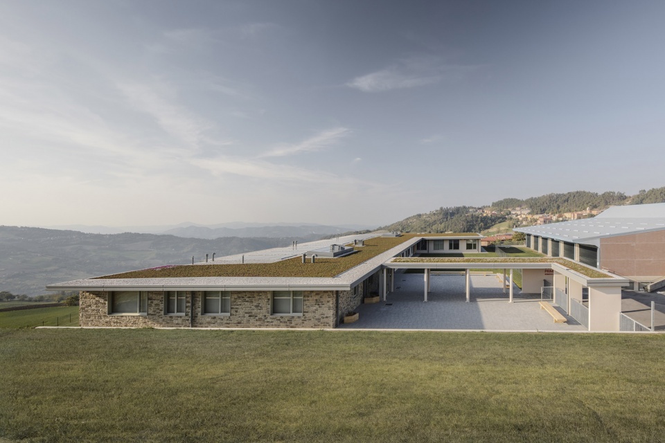 Primary school in Loiano Italy by Studio Contini