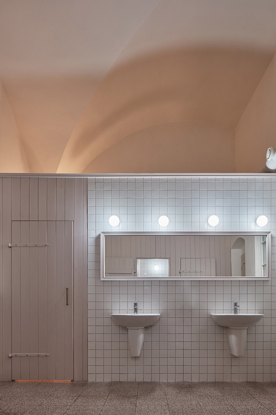 three roses baroque restaurant prague by adr