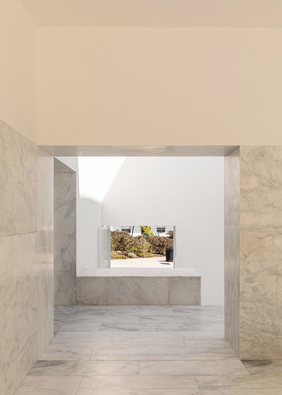 grandolas library and municipal archive portugal matos gameiro arquitectos pedro domingos arquitectos