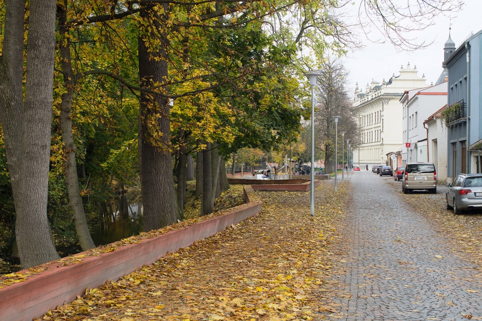 River Loucna Embankment Rusina Frei architekti