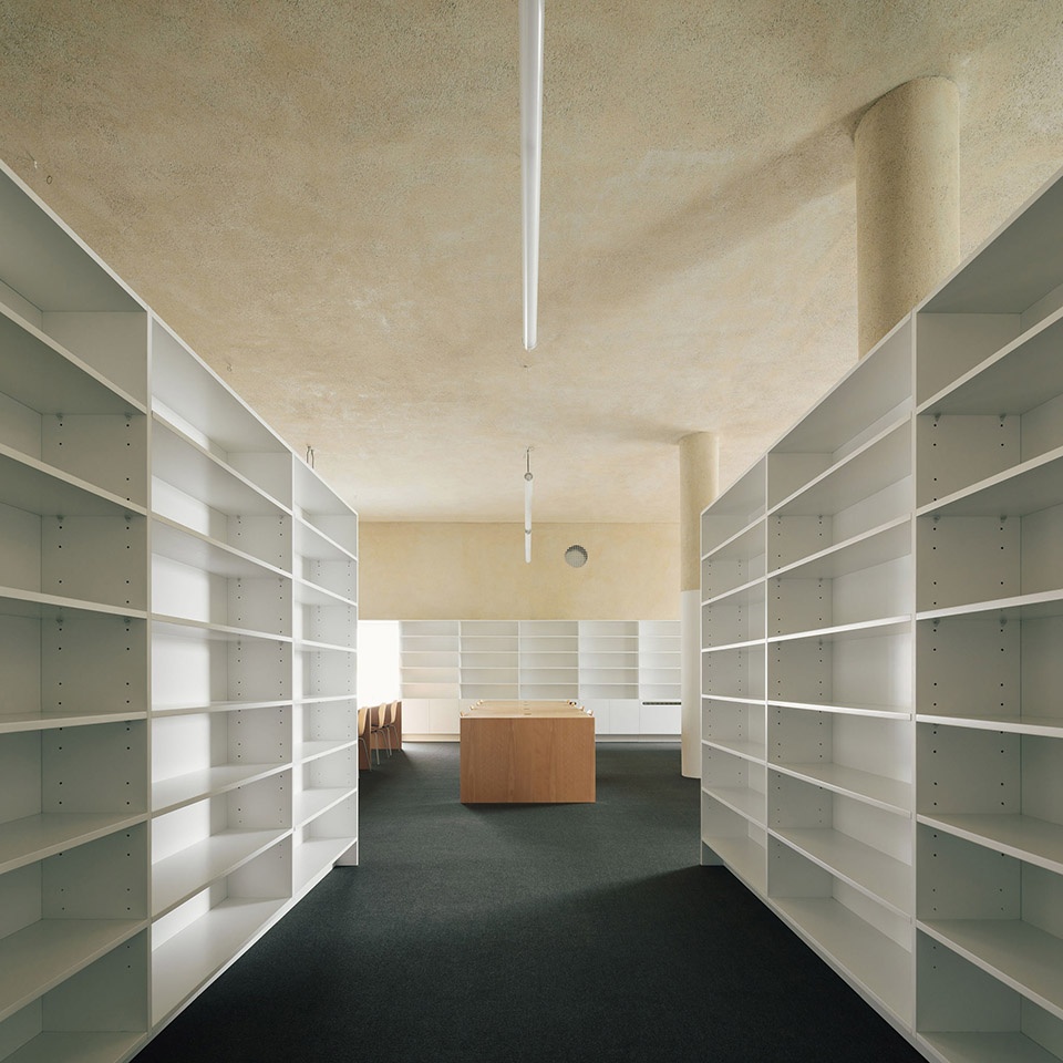 grandolas library and municipal archive portugal matos gameiro arquitectos pedro domingos arquitectos