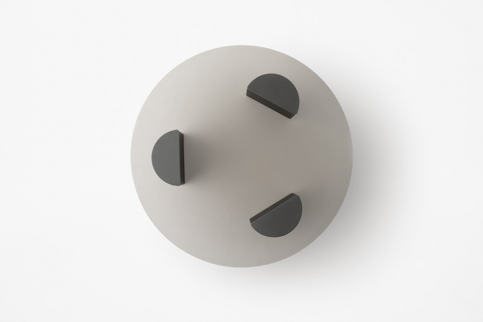 easel and wedge for minotti by nendo