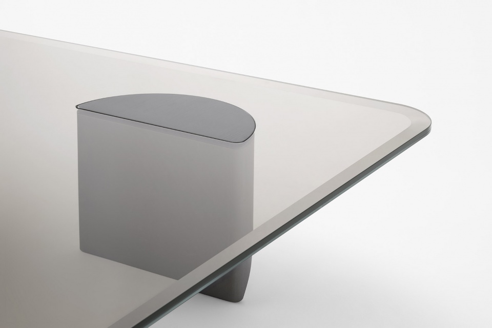 easel and wedge for minotti by nendo