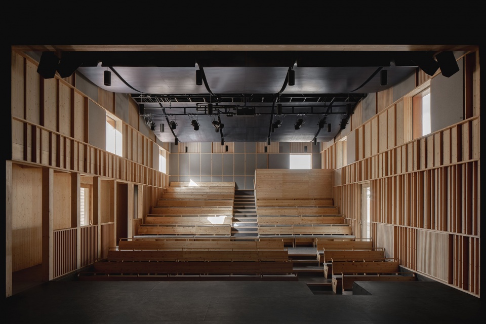David Brownlow Theatre Jonathan Tuckey Design