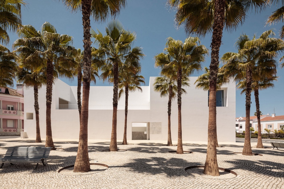 grandolas library and municipal archive portugal matos gameiro arquitectos pedro domingos arquitectos