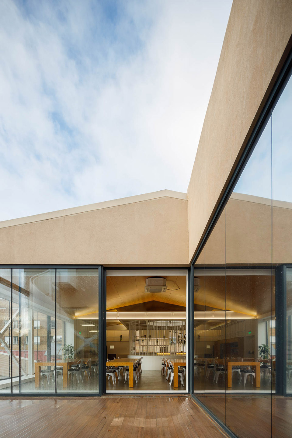 EGOI CLAVEL S KITCHEN by PAULO MERLINI architects