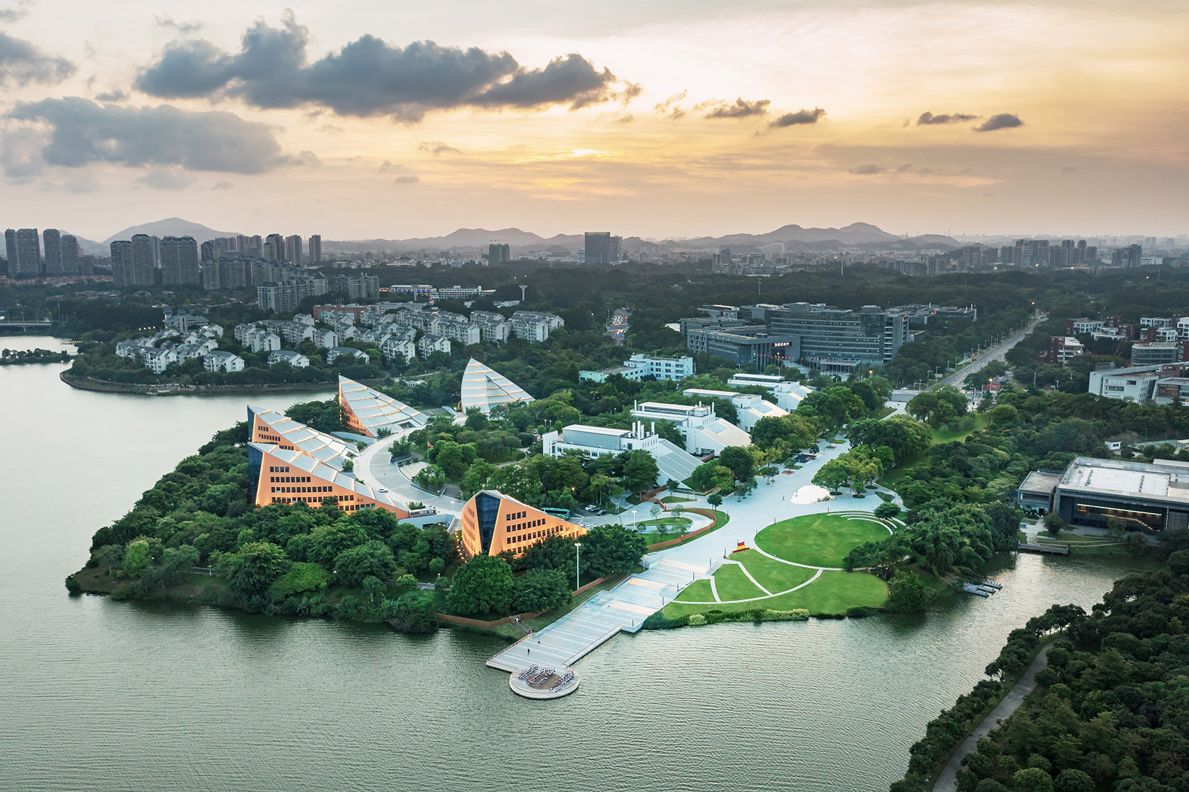 松山湖中心区通湖礼廊(示范段)改造提升工程项目,东莞 / 东大(深圳)