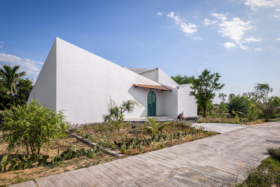 Phu Yen House by Story Architecture