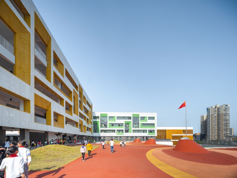 Yuewang Primary School in Yuancheng District by Tao Zhi Studio