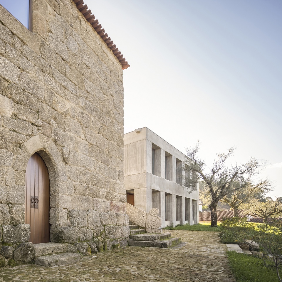 casa no minho by germano de castro pinheiro