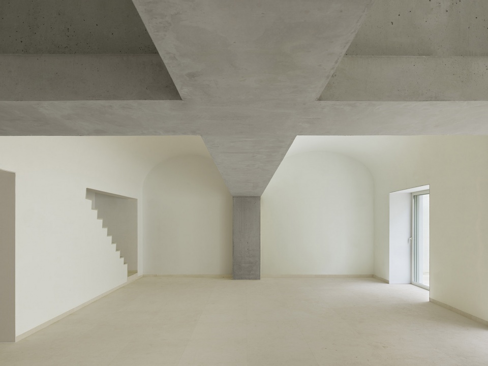 9 VAULT HOUSE by Jose Maria Sanchez Garcia
