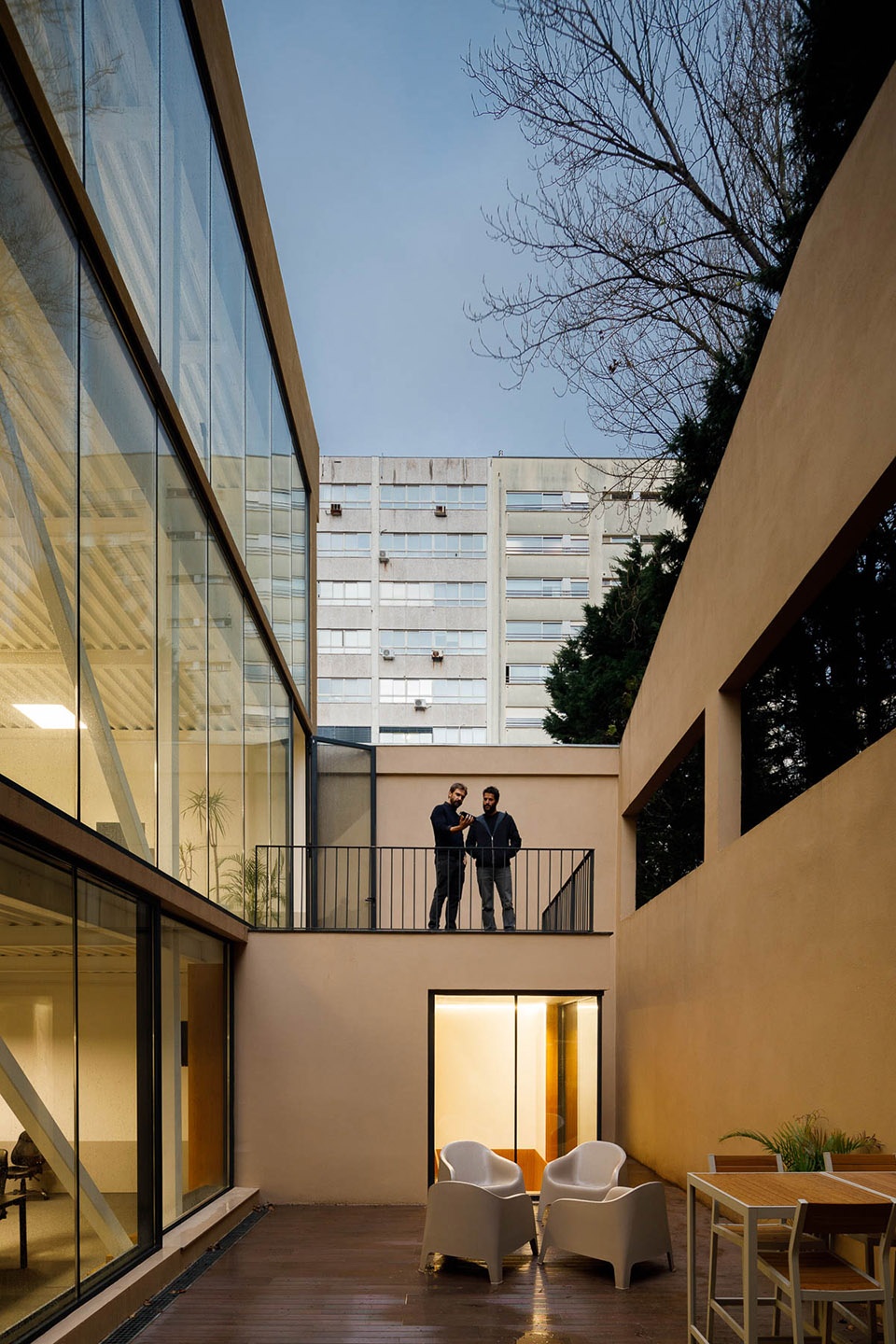 EGOI CLAVEL S KITCHEN by PAULO MERLINI architects