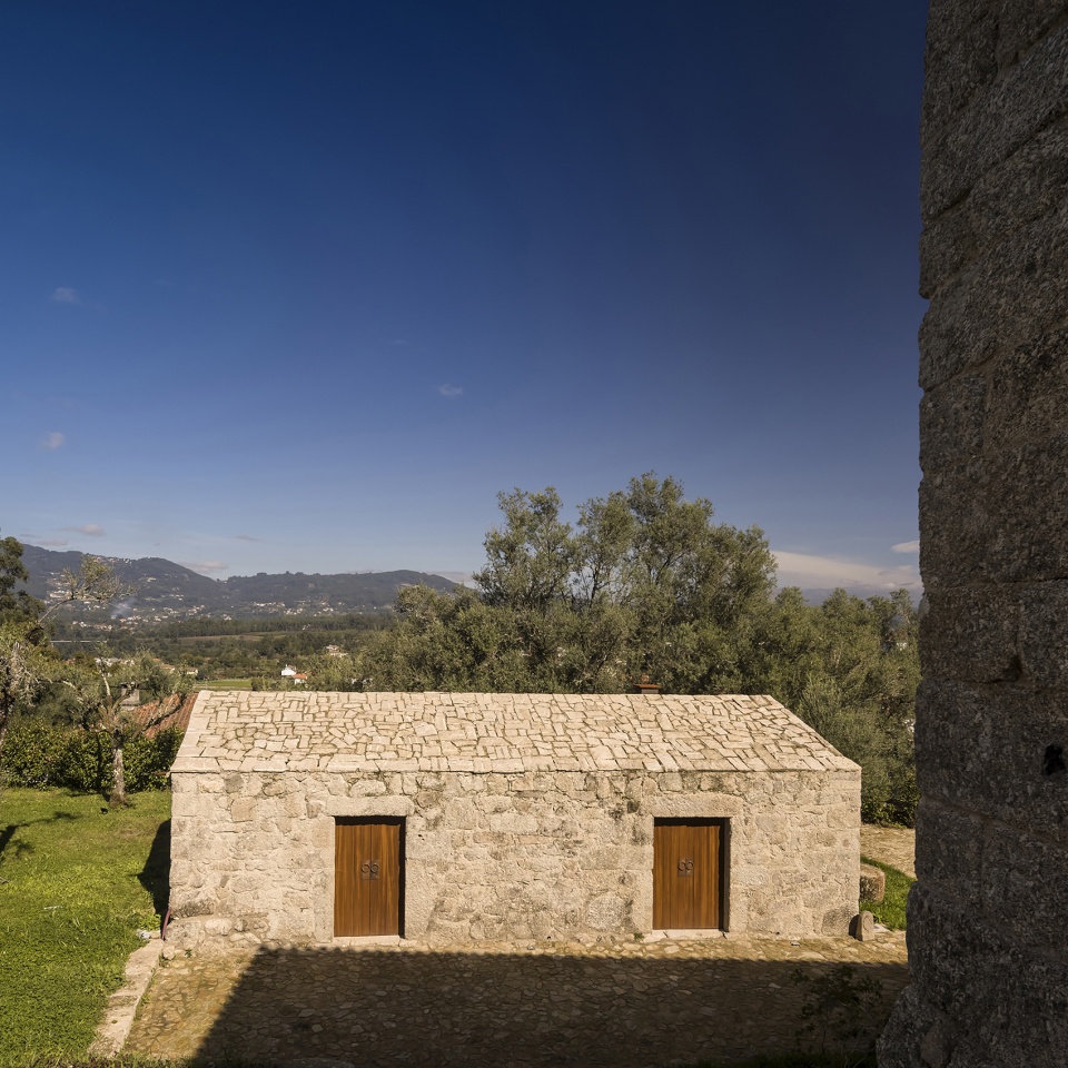 casa no minho by germano de castro pinheiro