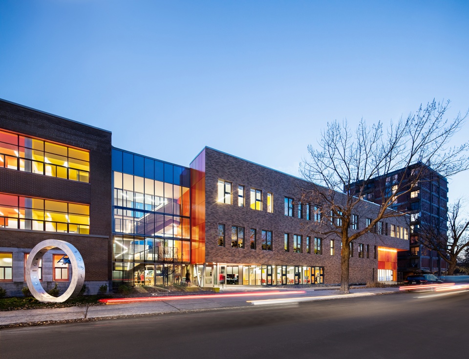 christ roi elementary school by bgla smith vigeant architectes