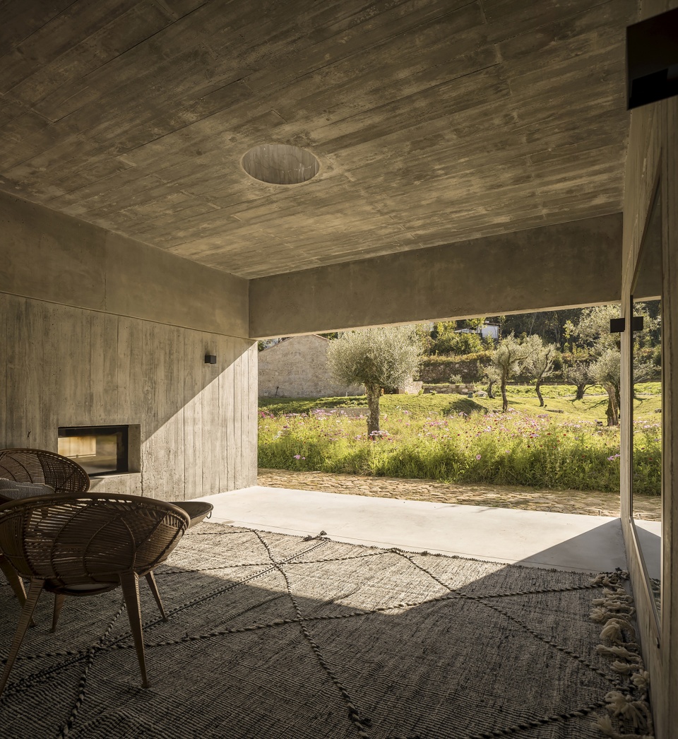 casa no minho by germano de castro pinheiro