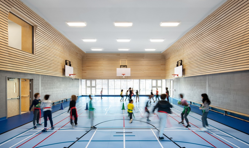 christ roi elementary school by bgla smith vigeant architectes