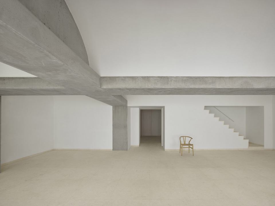 9 VAULT HOUSE by Jose Maria Sanchez Garcia