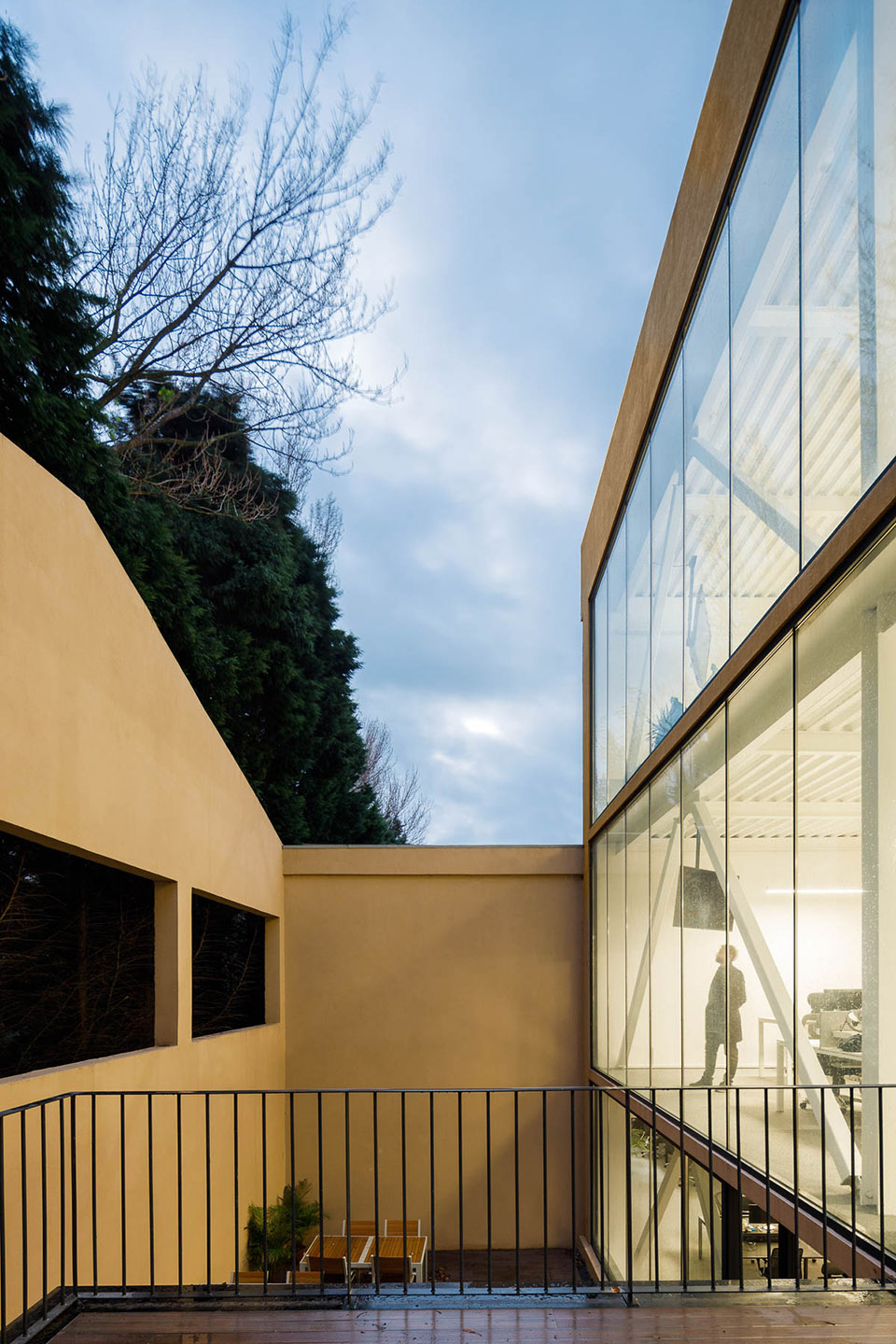 EGOI CLAVEL S KITCHEN by PAULO MERLINI architects