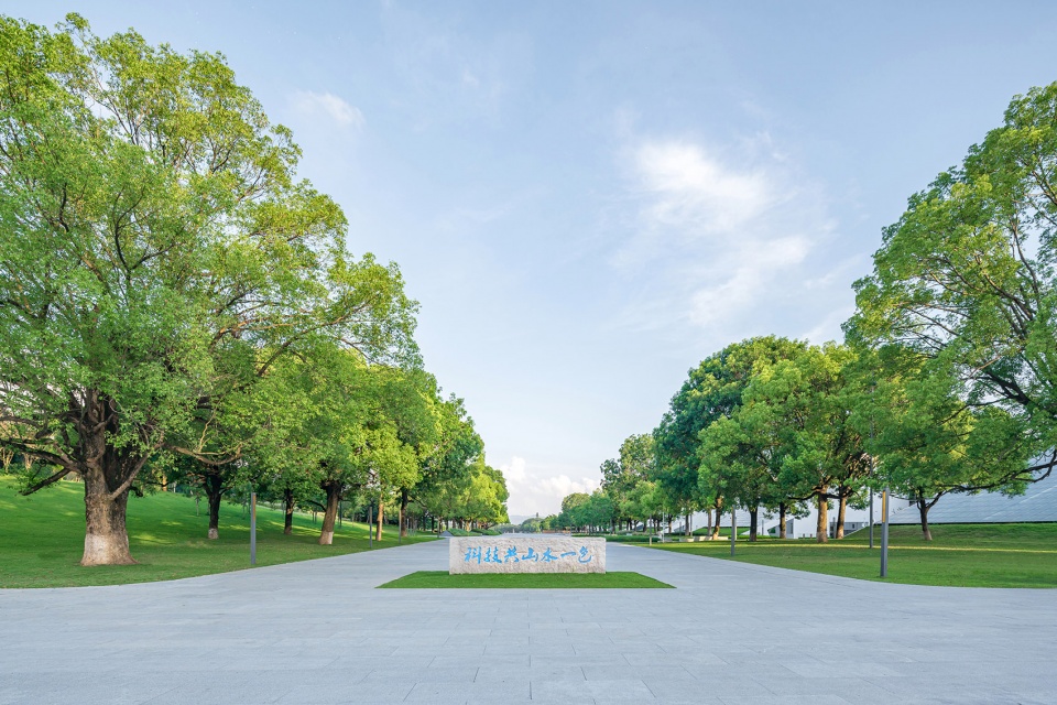 Songshan Lake Central Area Lounge Corridor Demonstration Section Reconstruction and Upgrade Project by DONGDA SHENZHEN DESIGN CO LTD