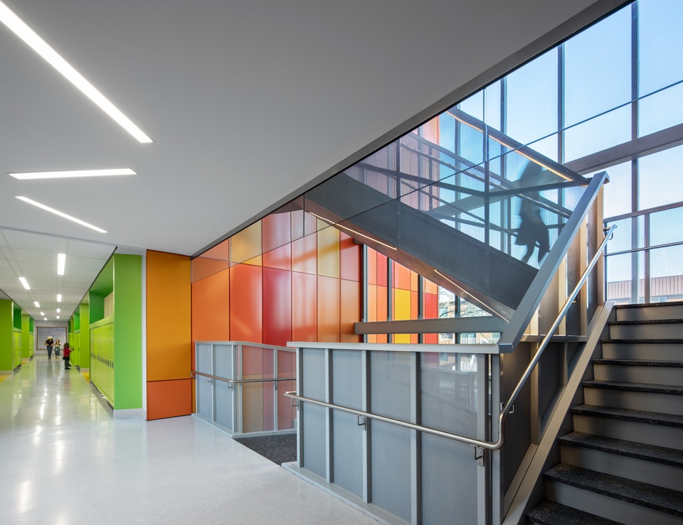 christ roi elementary school by bgla smith vigeant architectes