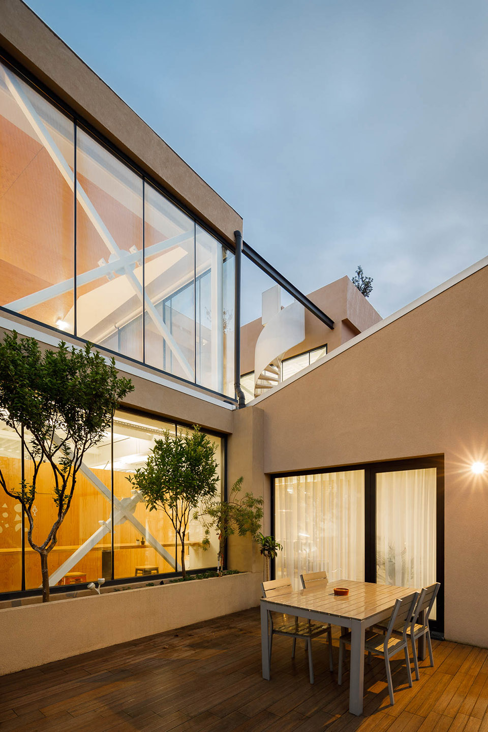 EGOI CLAVEL S KITCHEN by PAULO MERLINI architects