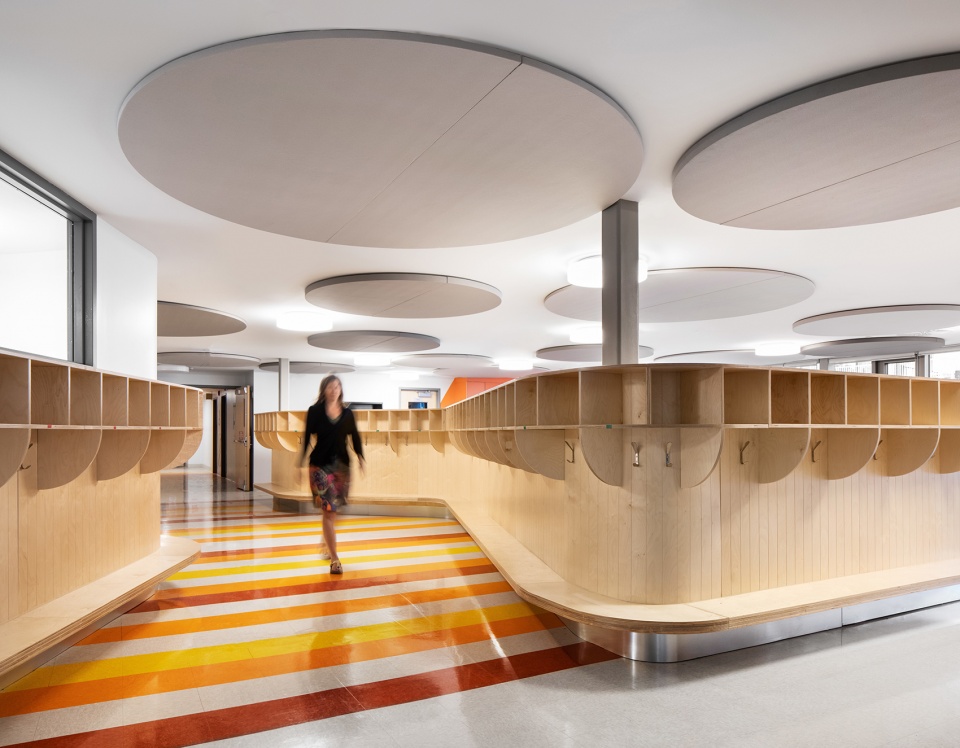 christ roi elementary school by bgla smith vigeant architectes