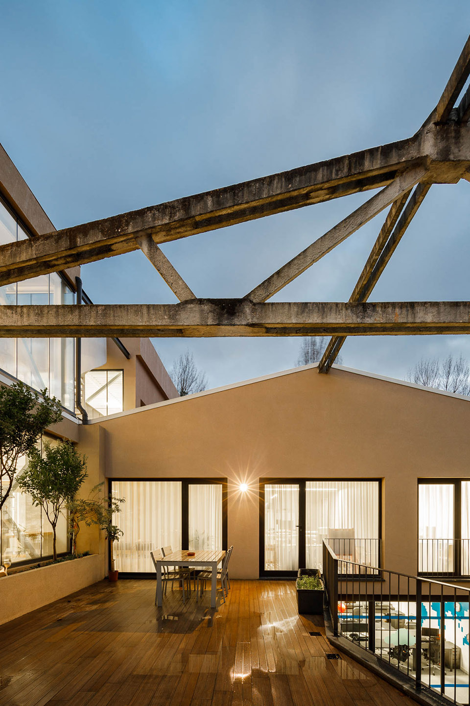 EGOI CLAVEL S KITCHEN by PAULO MERLINI architects